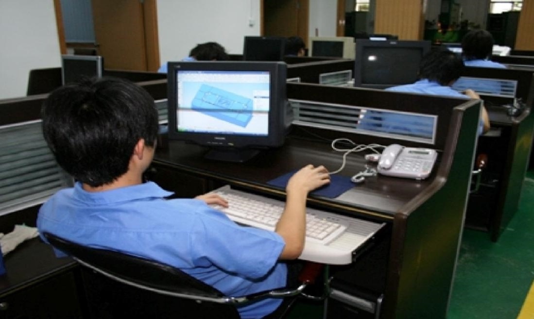 TopMolders Engineering Team at Work